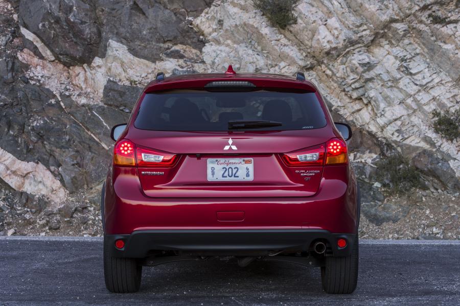  Mitsubishi Outlander Sport GT 2016 года  (фото 24 из 26)